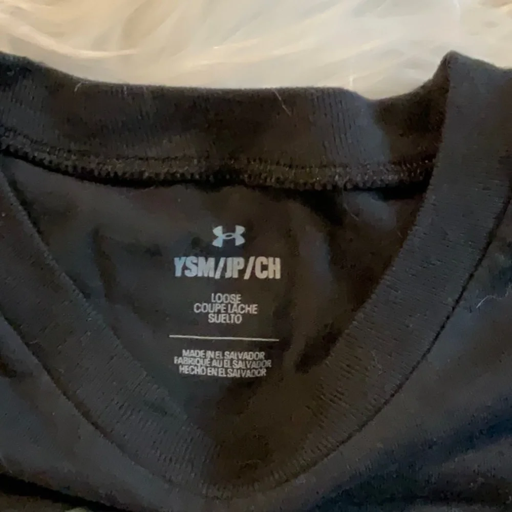 Under Armour Black Short Sleeve Tee Casual Wear - Picture 2 of 3